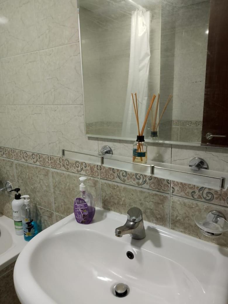 Top House Hostel Abu Dabi Dış mekan fotoğraf