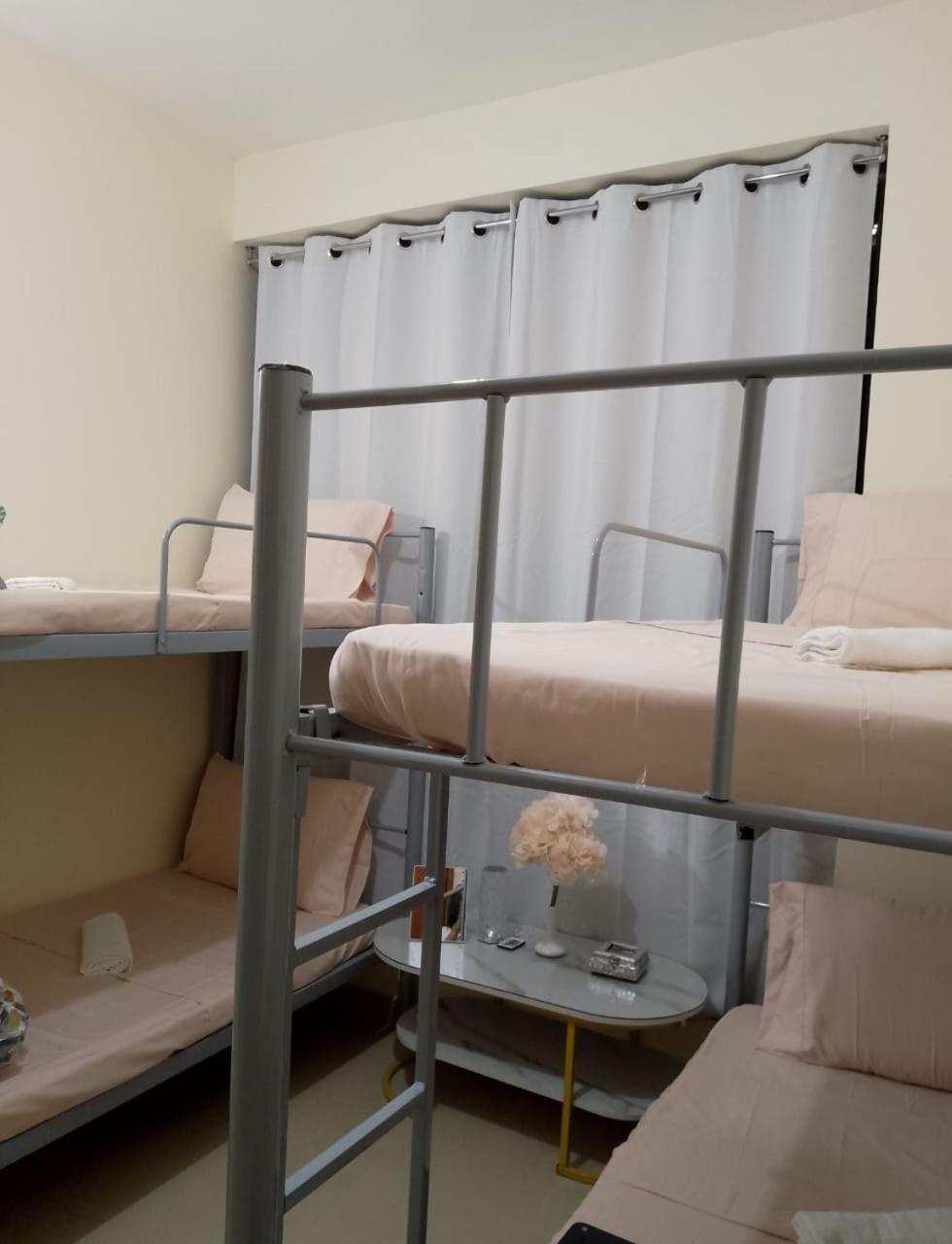 Top House Hostel Abu Dabi Dış mekan fotoğraf
