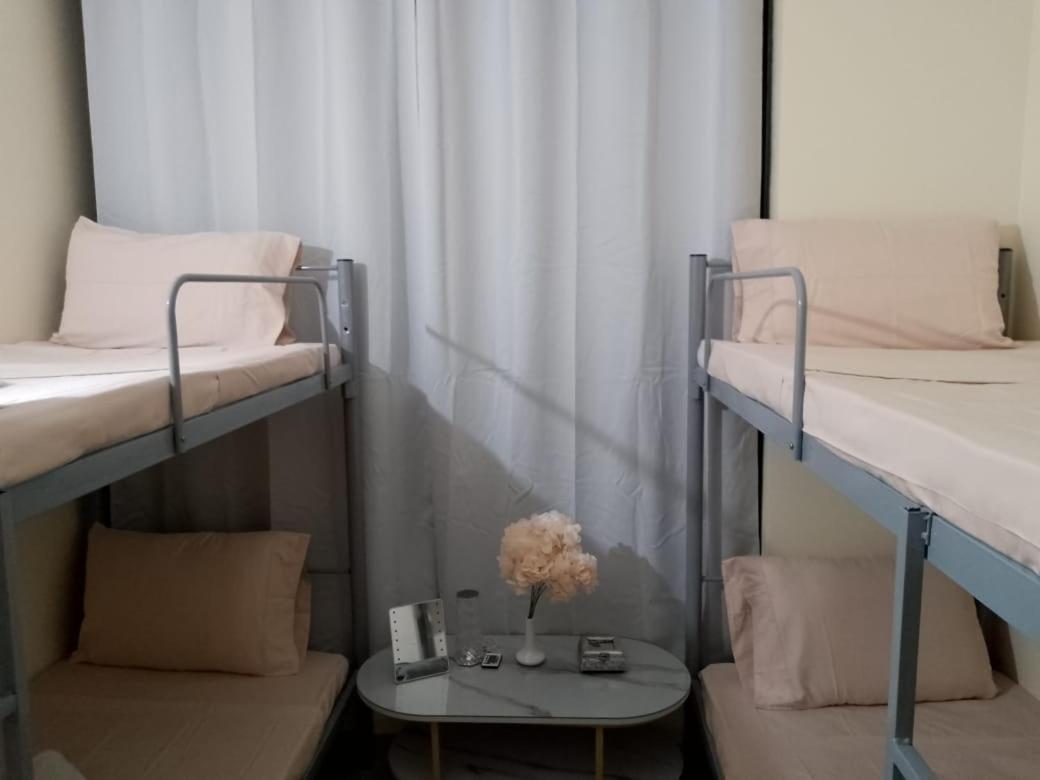 Top House Hostel Abu Dabi Dış mekan fotoğraf
